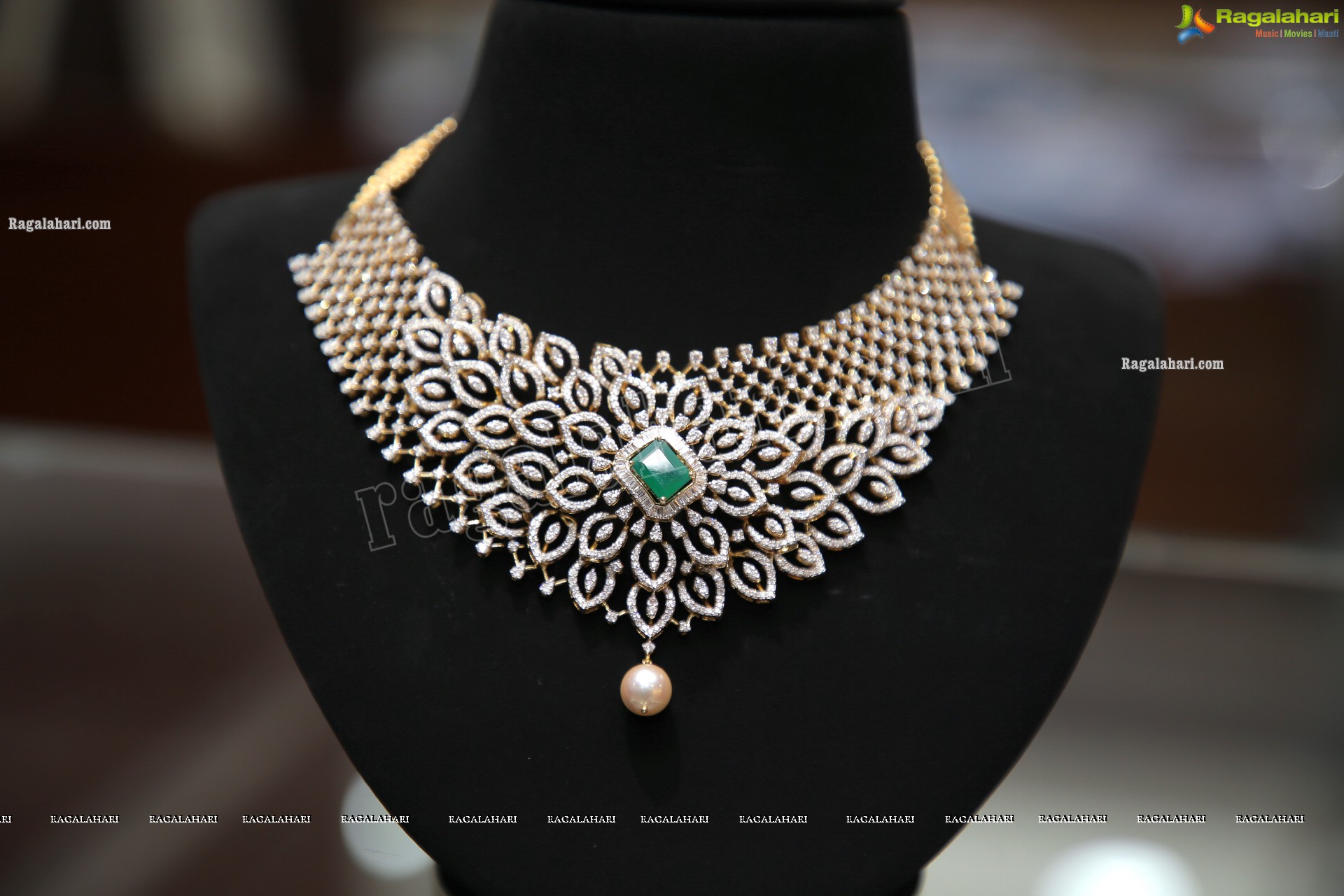 Malbar Gold & Diamonds ‘Mine’ Diamond Jewellery Showcase at Kukatpally Store