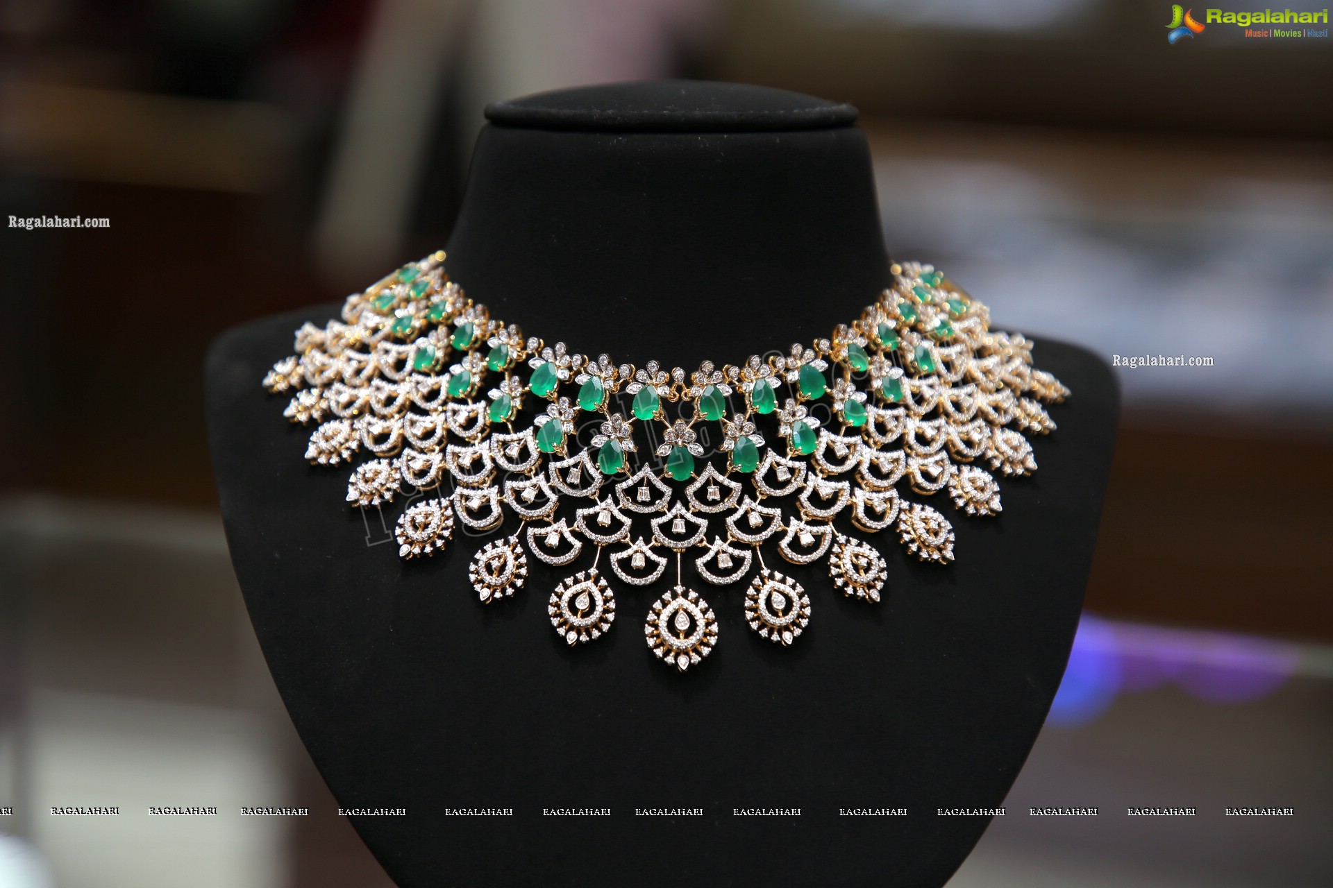 Malbar Gold & Diamonds ‘Mine’ Diamond Jewellery Showcase at Kukatpally Store