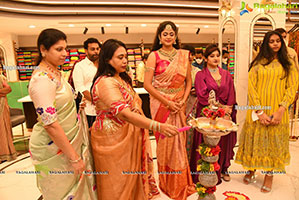 Faria Abdullah Launches Mandir New Shopping Mall At Patny