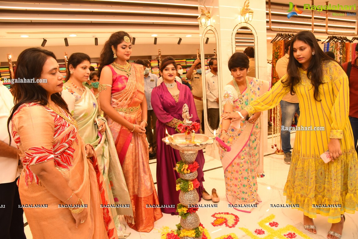 Faria Abdullah Launches Mandir New Shopping Mall At Patny Center, Secunderabad