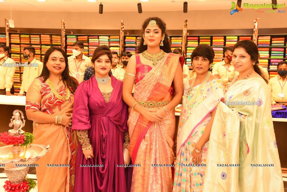 Faria Abdullah Launches Mandir New Shopping Mall At Patny Center, Secunderabad