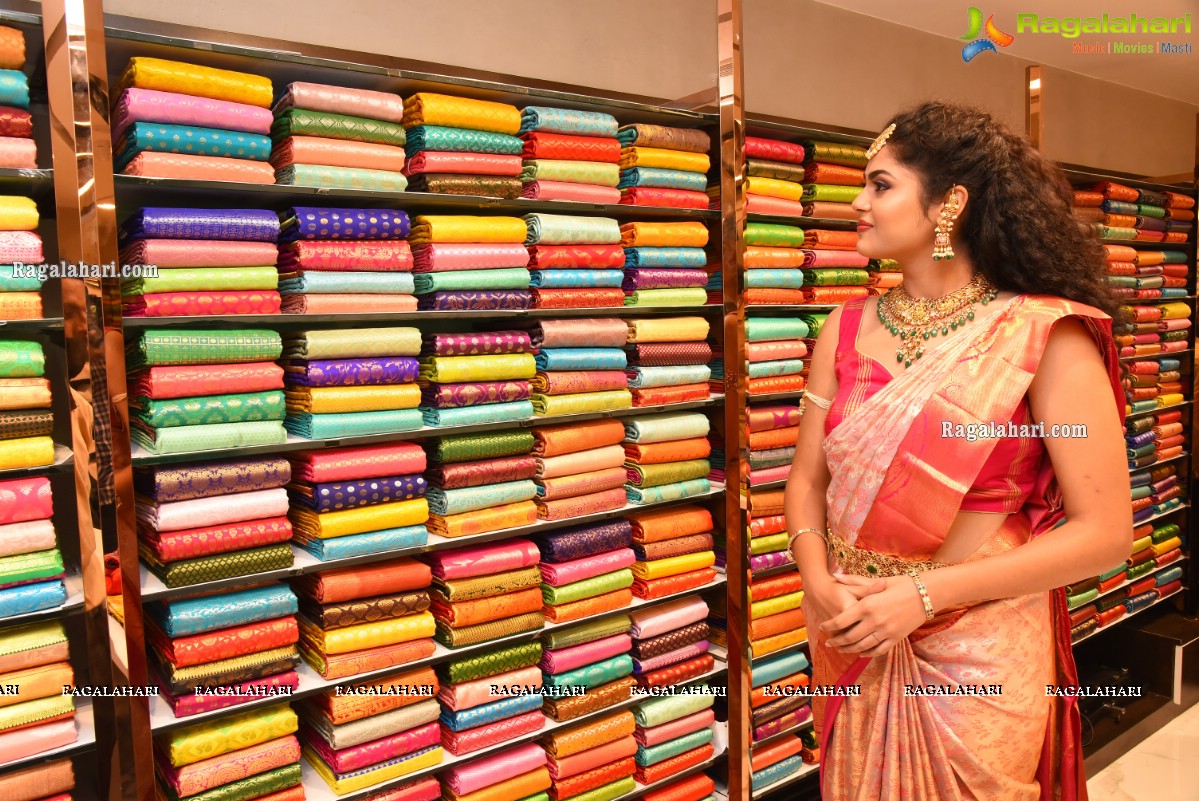 Faria Abdullah Launches Mandir New Shopping Mall At Patny Center, Secunderabad