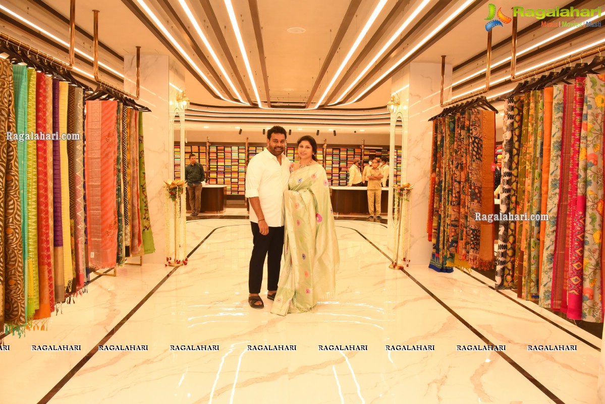 Faria Abdullah Launches Mandir New Shopping Mall At Patny Center, Secunderabad