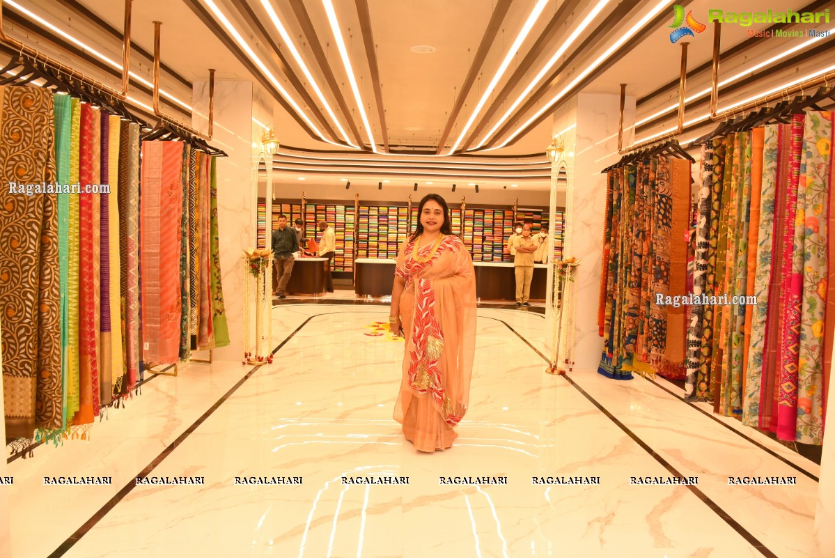 Faria Abdullah Launches Mandir New Shopping Mall At Patny Center, Secunderabad