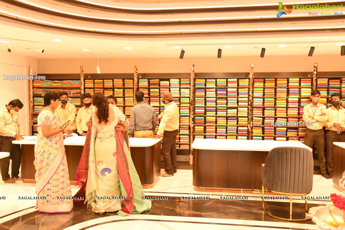 Faria Abdullah Launches Mandir New Shopping Mall At Patny Center, Secunderabad