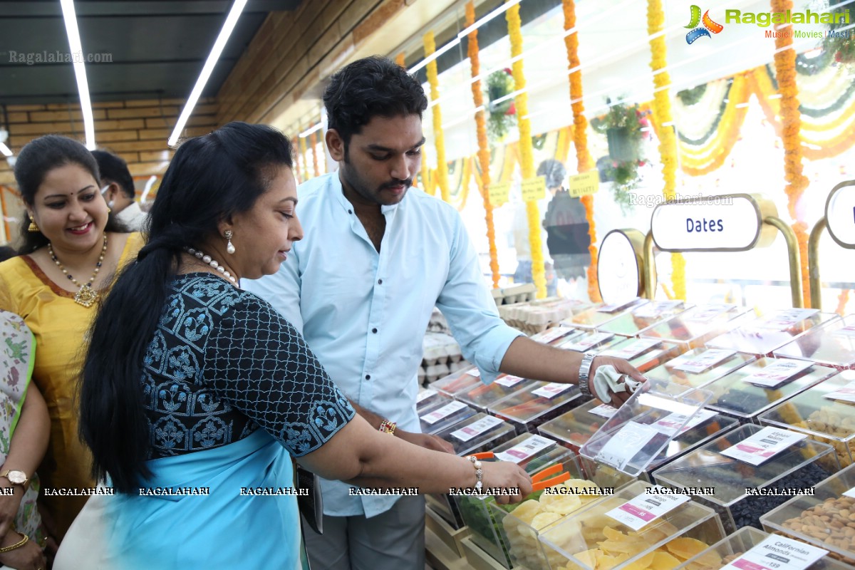 Nandamuri Vasundhara Devi Inaugurates Pure-O-Natural Fruits and Vegetables at Madhapur, Hyderabad