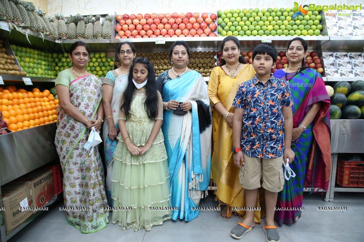 Nandamuri Vasundhara Devi Inaugurates Pure-O-Natural Fruits and Vegetables at Madhapur, Hyderabad