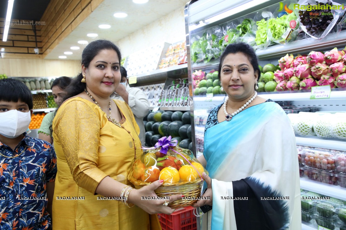 Nandamuri Vasundhara Devi Inaugurates Pure-O-Natural Fruits and Vegetables at Madhapur, Hyderabad