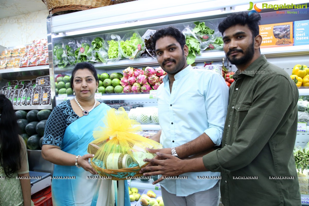 Nandamuri Vasundhara Devi Inaugurates Pure-O-Natural Fruits and Vegetables at Madhapur, Hyderabad