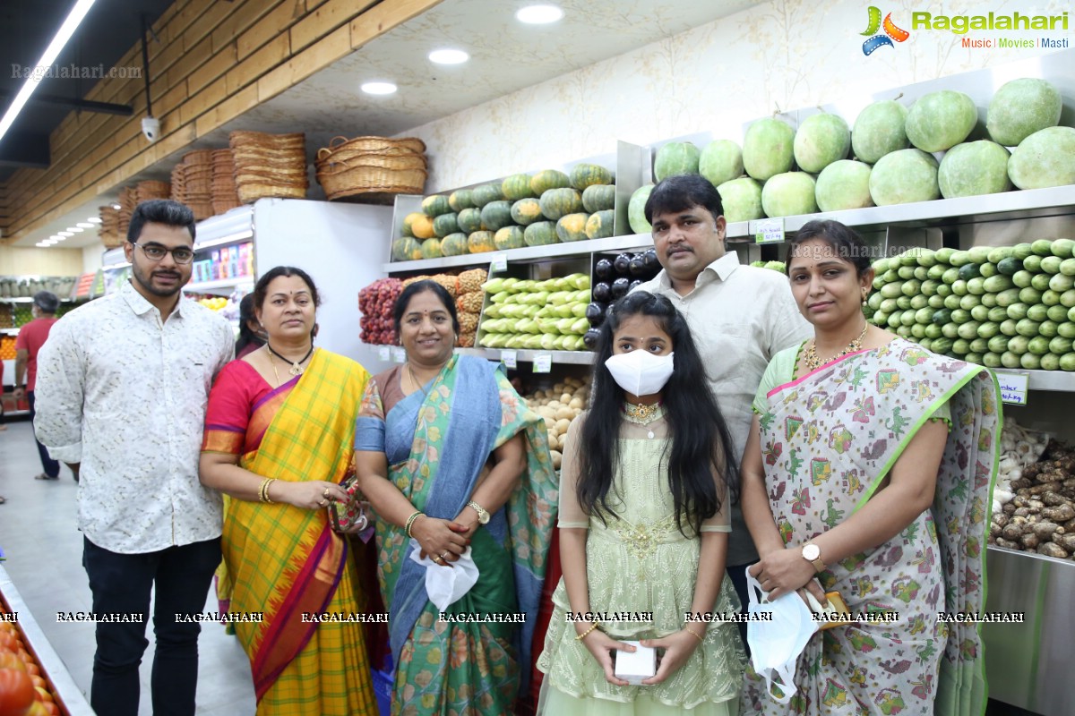 Nandamuri Vasundhara Devi Inaugurates Pure-O-Natural Fruits and Vegetables at Madhapur, Hyderabad