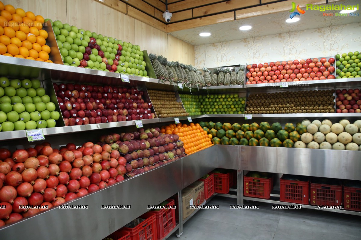 Nandamuri Vasundhara Devi Inaugurates Pure-O-Natural Fruits and Vegetables at Madhapur, Hyderabad