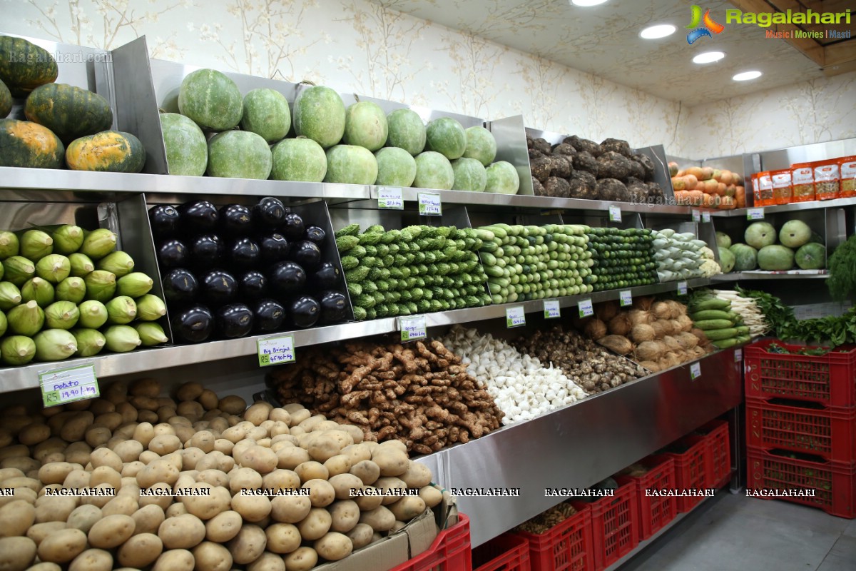 Nandamuri Vasundhara Devi Inaugurates Pure-O-Natural Fruits and Vegetables at Madhapur, Hyderabad