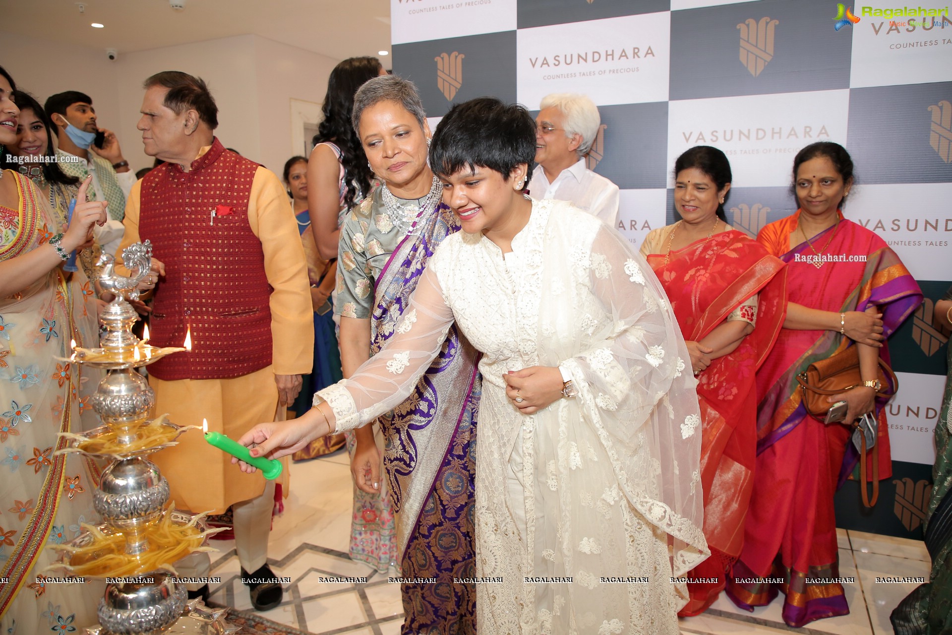 PV Sindhu Inaugurates Vasundhara, an Exclusive and Flagship Jewellery Store at Jubilee Hills, Hyderabad