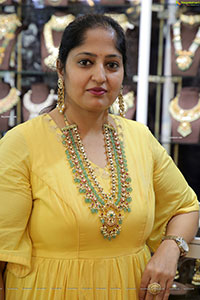 Zak Jewels Expo Kicks Off at at Taj Krishna