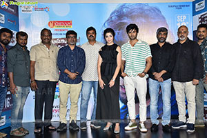 Aa Ammayi Gurinchi Meeku Cheppali Song Launch