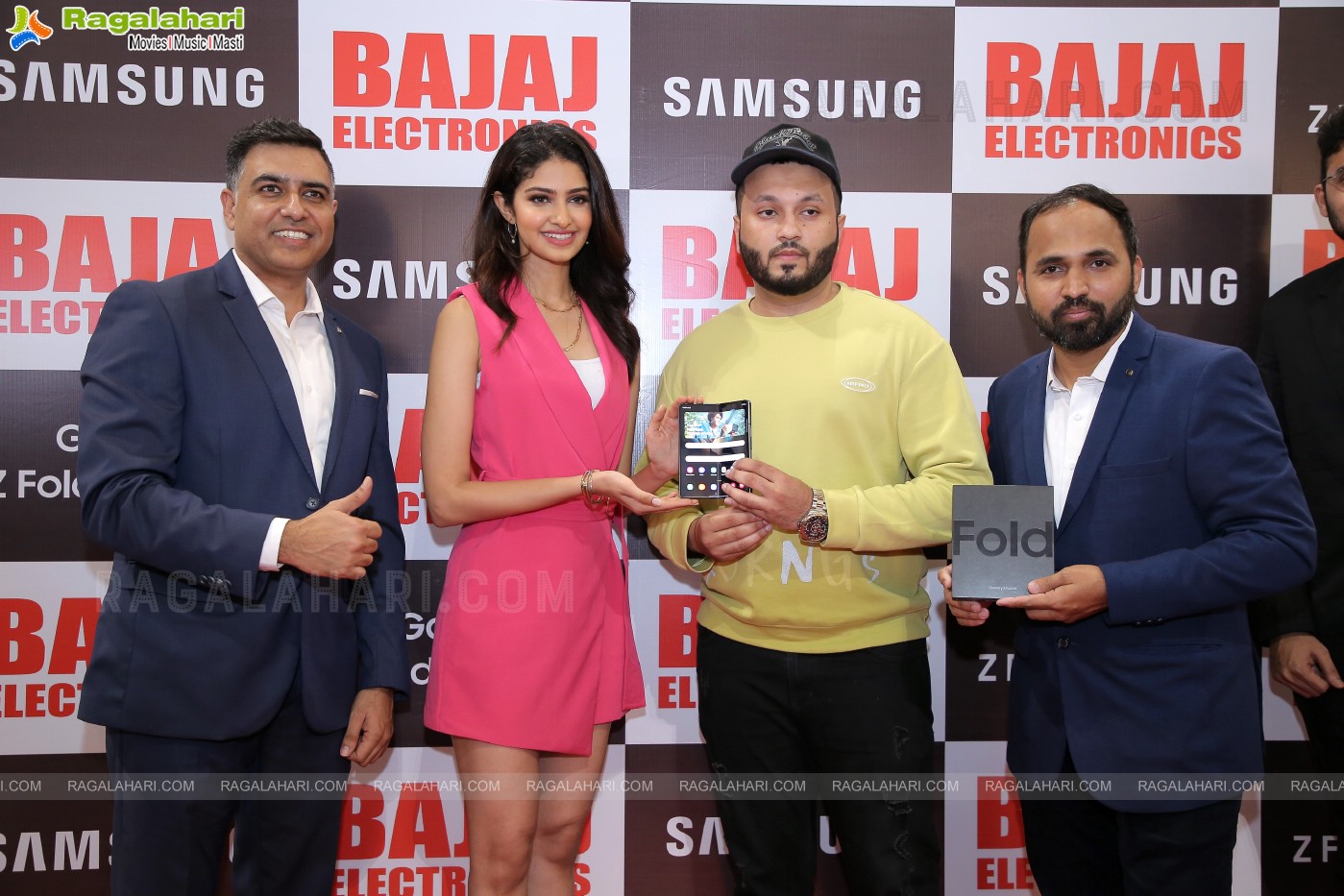 Samsung’s Galaxy Z Flip4, Z Fold4 Smartphones Launch at Bajaj Electronics, Inorbit Mall, Madhapur