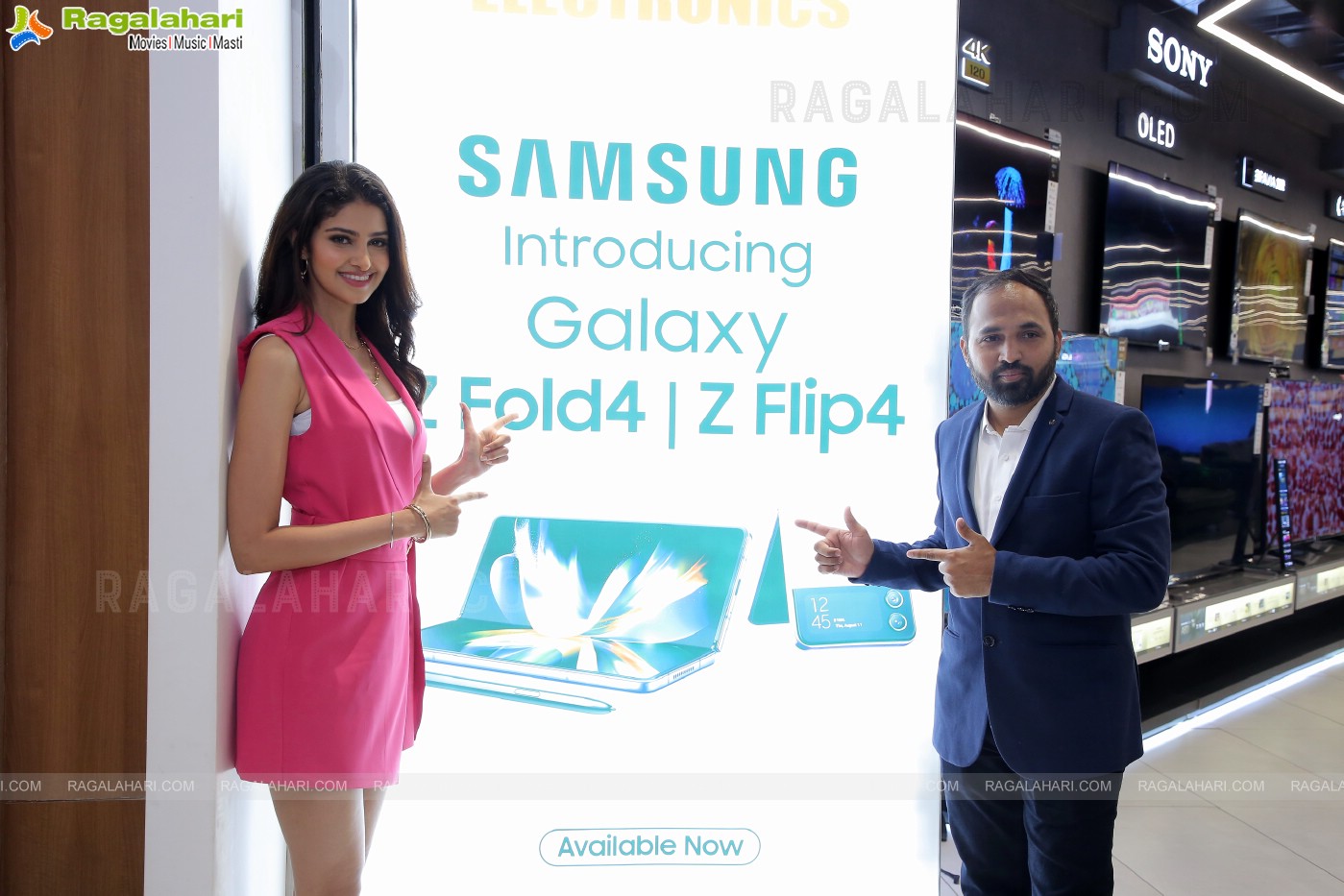 Samsung’s Galaxy Z Flip4, Z Fold4 Smartphones Launch at Bajaj Electronics, Inorbit Mall, Madhapur