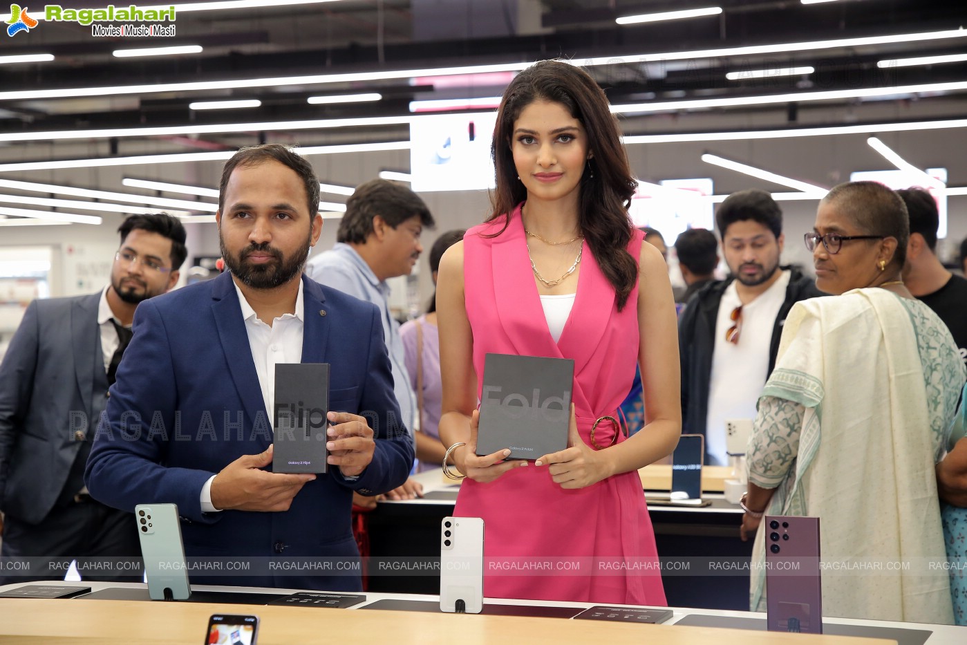 Samsung’s Galaxy Z Flip4, Z Fold4 Smartphones Launch at Bajaj Electronics, Inorbit Mall, Madhapur