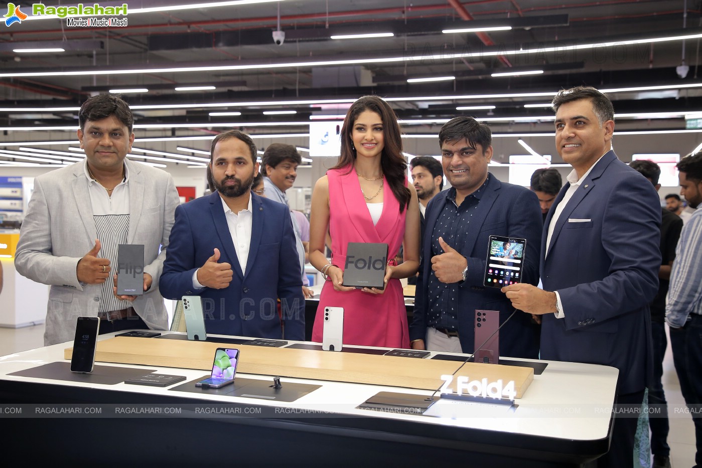 Samsung’s Galaxy Z Flip4, Z Fold4 Smartphones Launch at Bajaj Electronics, Inorbit Mall, Madhapur