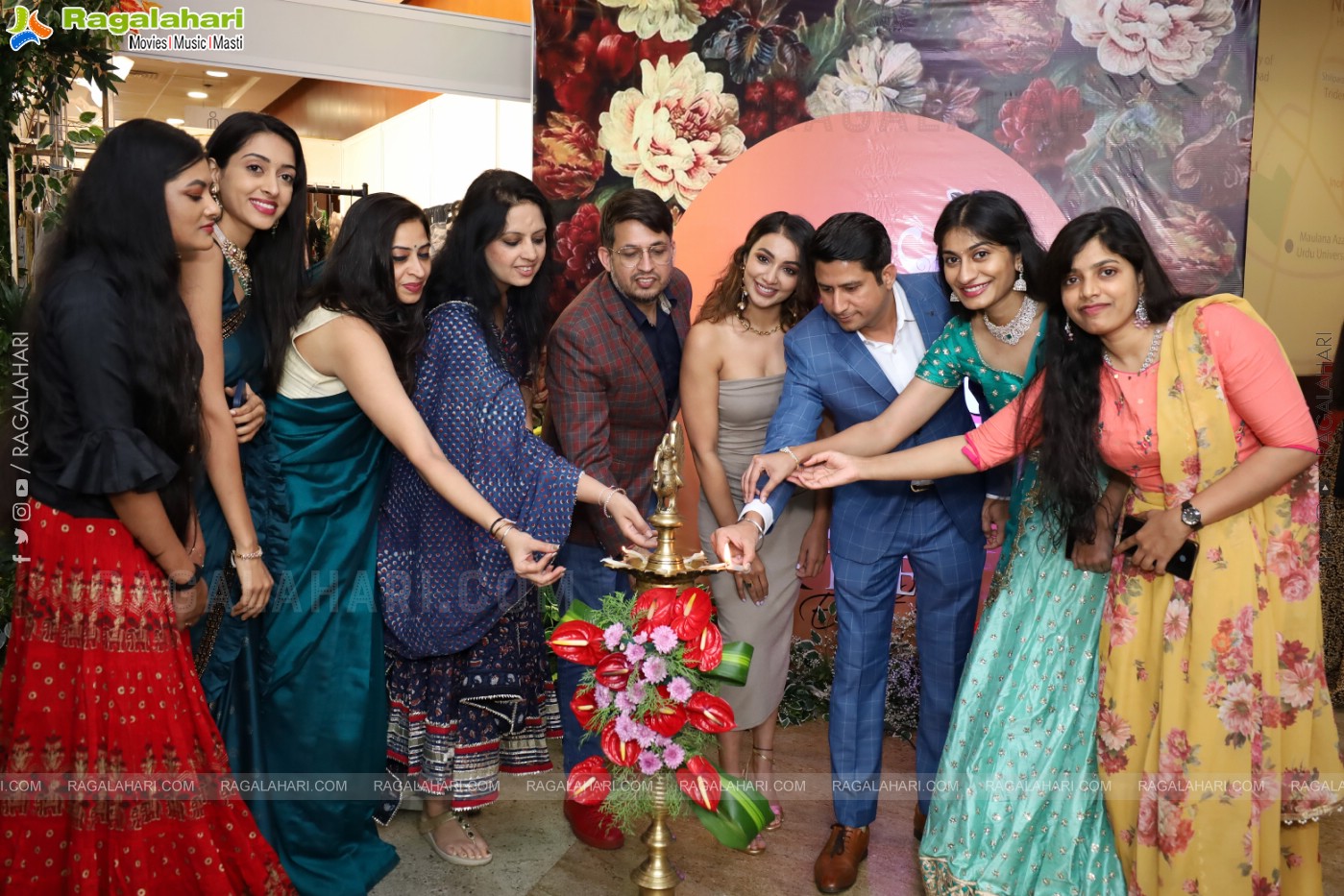 Sutraa Fashion Exhibition Inaugurated by Actress Tejaswi Madiwada at HICC-Novotel
