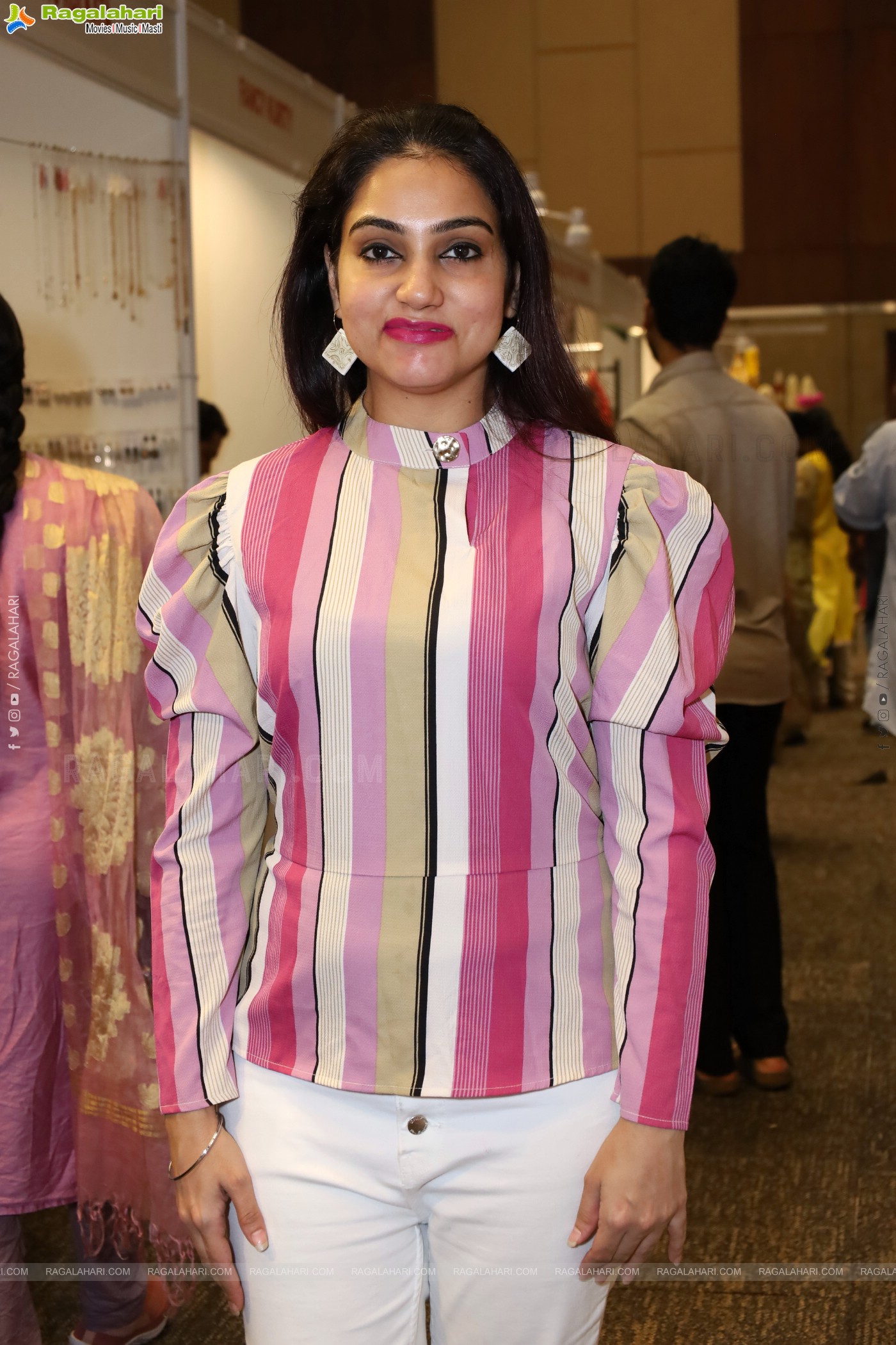 Sutraa Fashion Exhibition Inaugurated by Actress Tejaswi Madiwada at HICC-Novotel