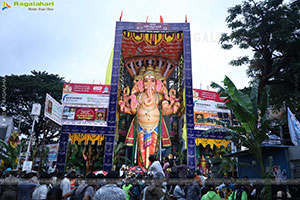 Khairatabad Ganesh 2025 as Vishwashanti Maha Shakti Ganapati