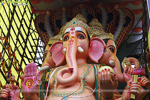 Khairatabad Ganesh 2025 as Vishwashanti Maha Shakti Ganapati