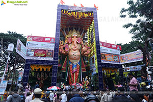 Khairatabad Ganesh 2025 as Vishwashanti Maha Shakti Ganapati