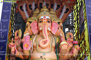 Khairatabad Ganesh 2025 as Vishwashanti Maha Shakti Ganapati