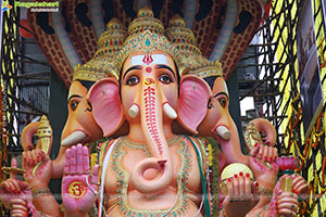 Khairatabad Ganesh 2025 as Vishwashanti Maha Shakti Ganapati