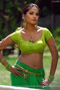 Anushka Photo Gallery/Wallpapers from Baladoor