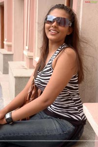 Madhu Shalini at Santosham Awards Rehearsals