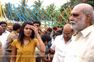 Rajiv Kanakala - Suhasini - Sindhu Tolani Film Muhurat