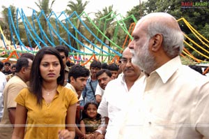 Rajiv Kanakala - Suhasini - Sindhu Tolani Film Muhurat