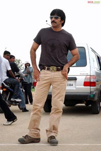 Raviteja Photo Gallery/Wallpapers from Baladoor