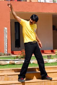 Raviteja Photo Gallery/Wallpapers from Baladoor