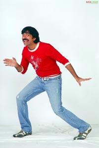 Raviteja Photo Gallery/Wallpapers from Baladoor