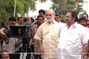 Vaibhav - Bindu Reddy Film Muhurat