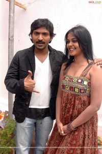 Vaibhav - Bindu Reddy Film Muhurat