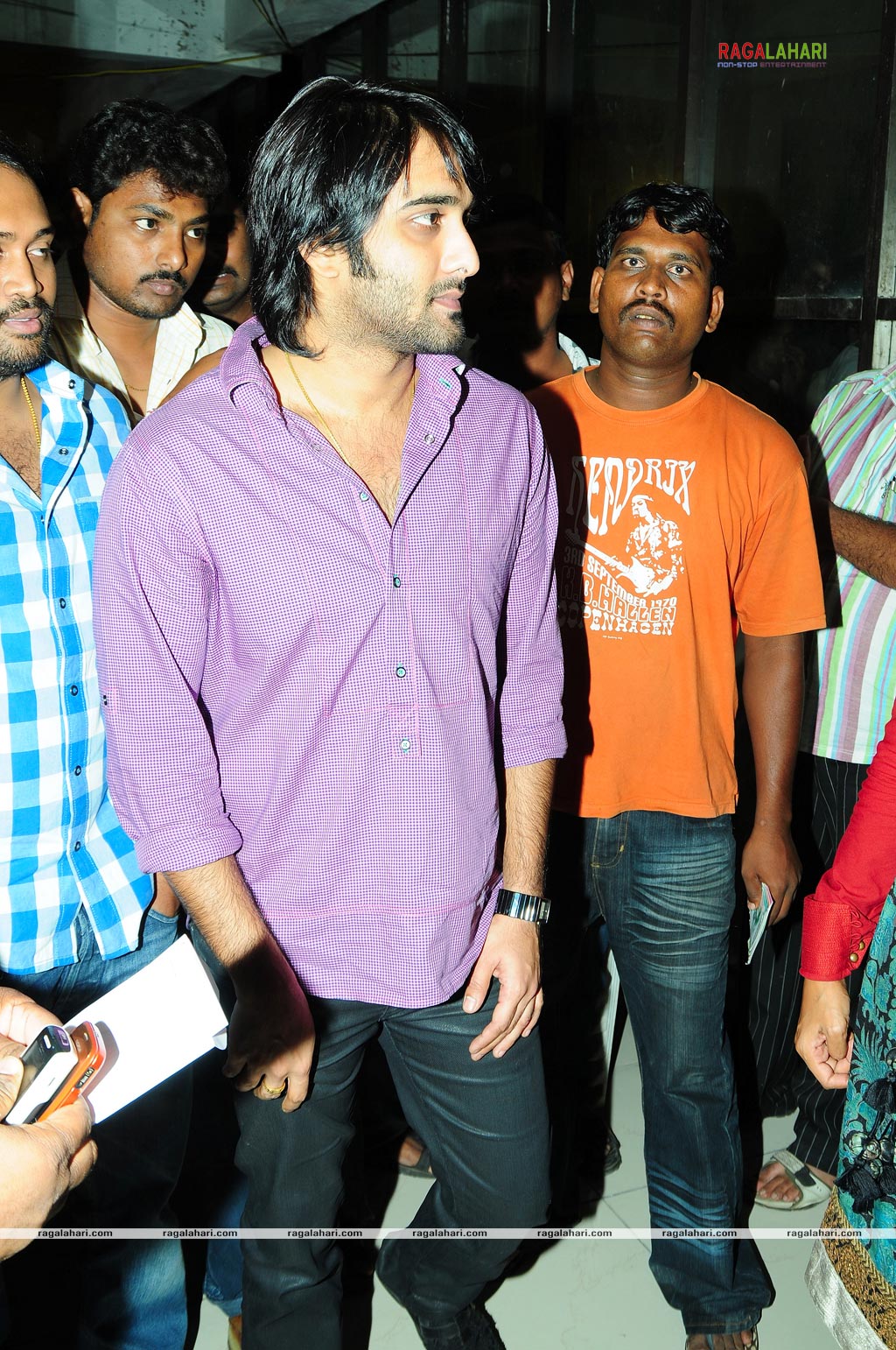 Tarun inagurates Smitha's Bubbles at Kukatpally JNTU, Hyderabad