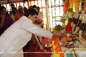 Dharmavarapu Subrahmanyam-Aarti Agarwal-Farah Khan Film Muhurat