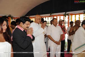 Dharmavarapu Subrahmanyam-Aarti Agarwal-Farah Khan Film Muhurat