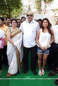 Dharmavarapu Subrahmanyam-Aarti Agarwal-Farah Khan Film Muhurat