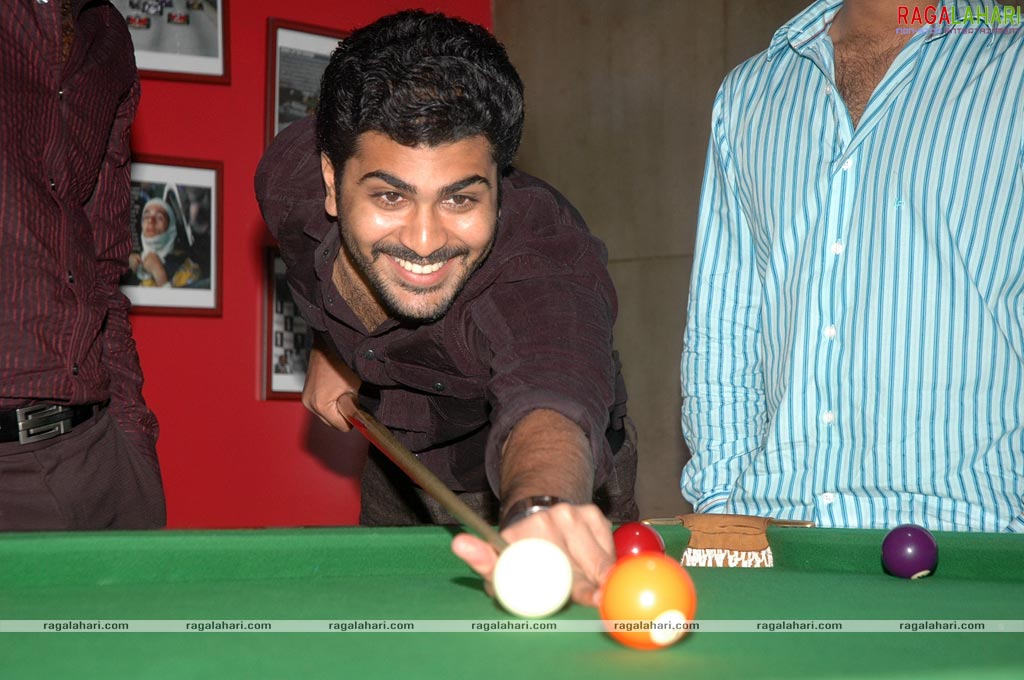 Sharwanand brings Hyderabad a 'LIVE'