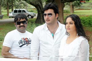 Abbas, Akash, Gracy Singh