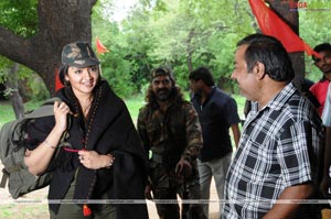 Neelaveni(Aarti Agarwal, Mukul Dev) Working Stills