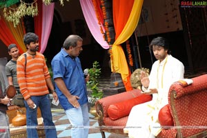 Neelaveni(Aarti Agarwal, Mukul Dev) Working Stills