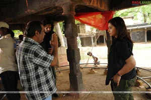 Neelaveni(Aarti Agarwal, Mukul Dev) Working Stills