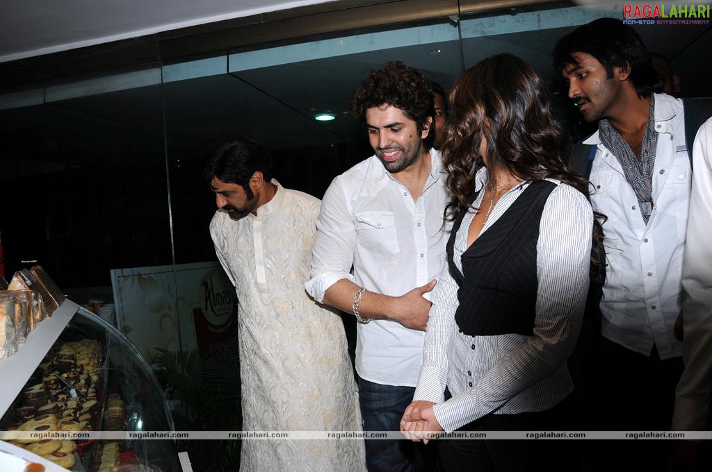 Balakrishna, Vishnu & Ileana Launches Almas Bakery