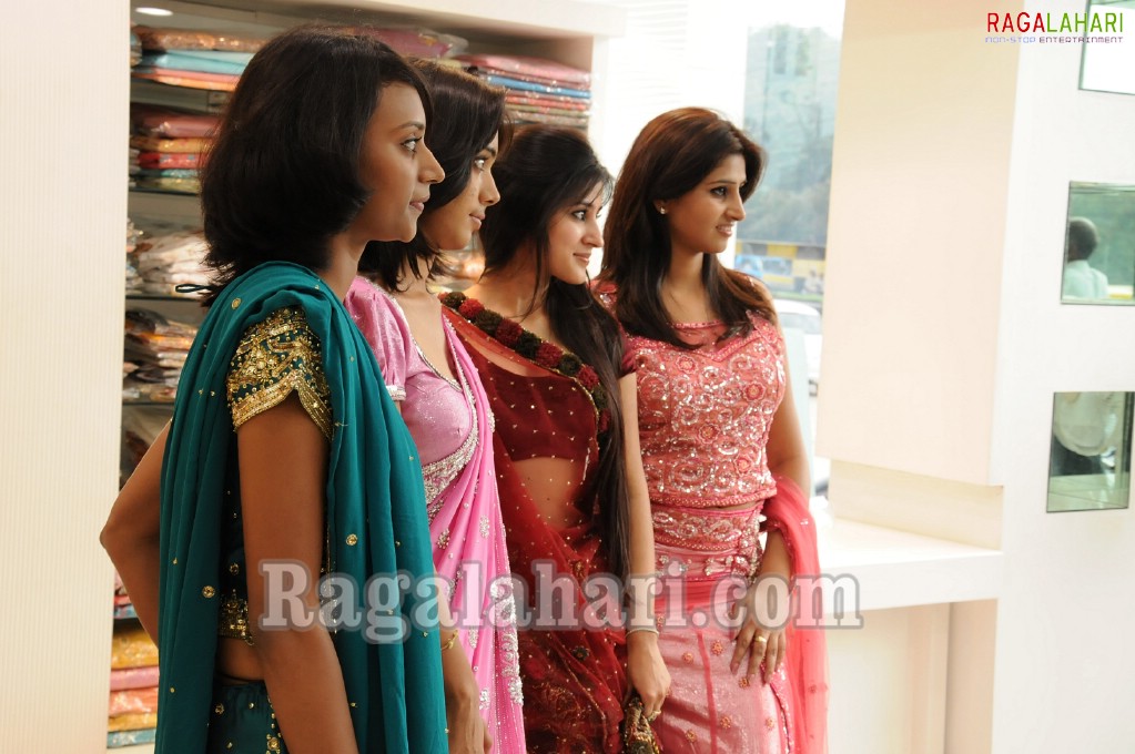 Twin City 2009 Final Contestants Visit Saheli 